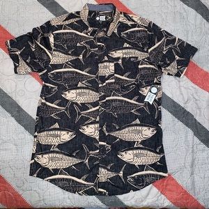 Salty crew Longline Woven S/S Shirt
      (Size M)